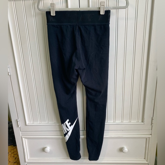 Nike athletic leggings - Picture 2 of 2